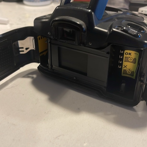 Chinon Genesis III Macro Zoom Lens 38-110mm Automatic Point and Shoot Ca… - Picture 9 of 11